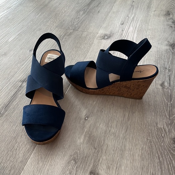 High Heel Wedges - Picture 3 of 3